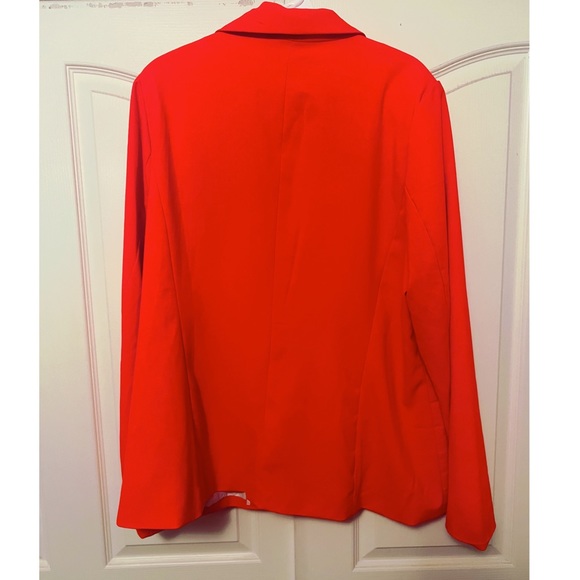 Blazer - Picture 2 of 2